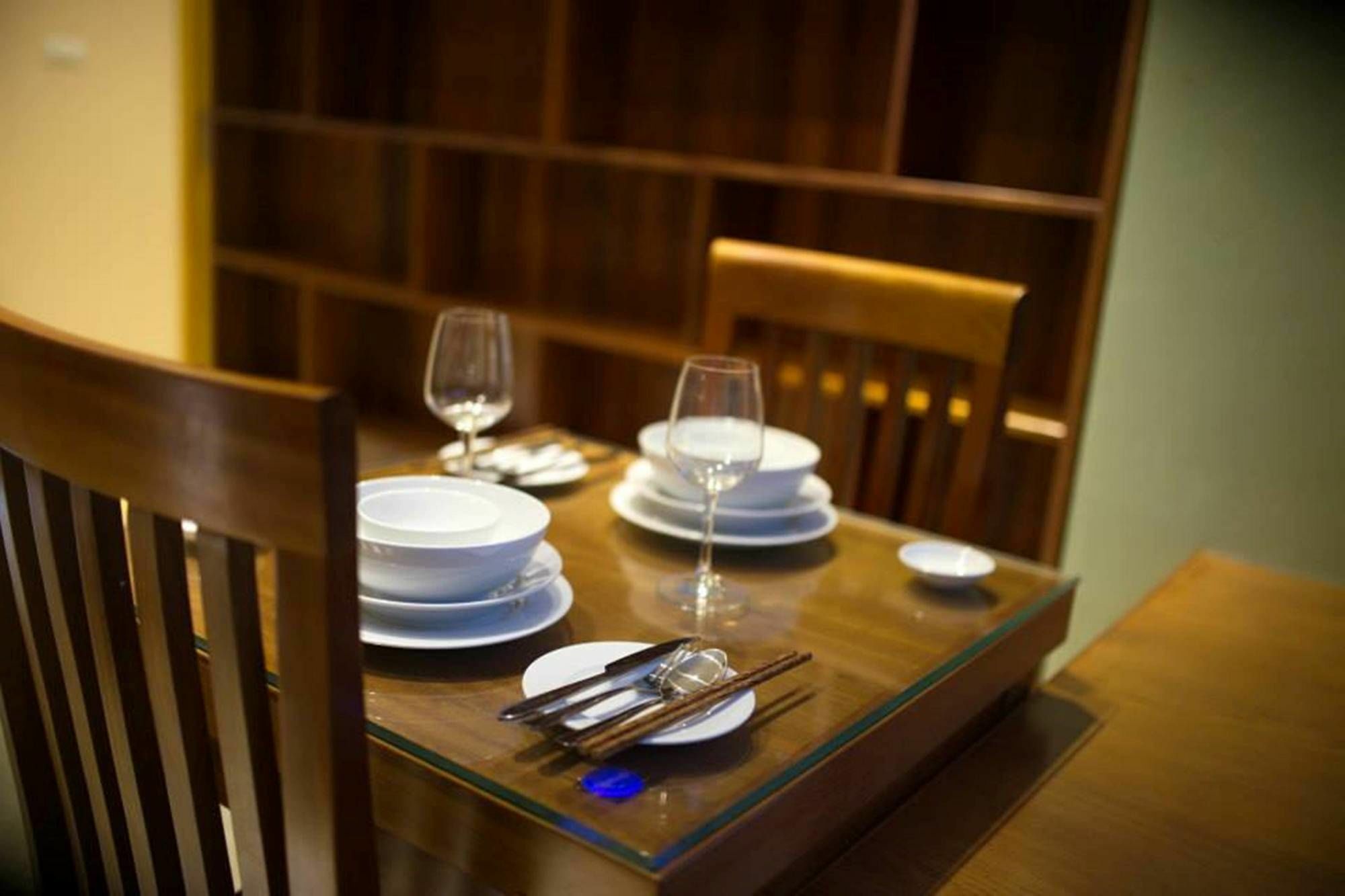 Poonsa Nguyen Phong Sac Appartement Hanoi Buitenkant foto